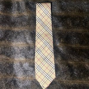 Burberry tie never worn